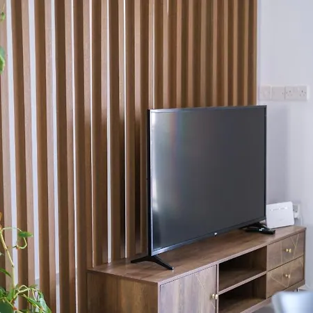 Royal Stay Luxury Homes Paphos Extérieur photo